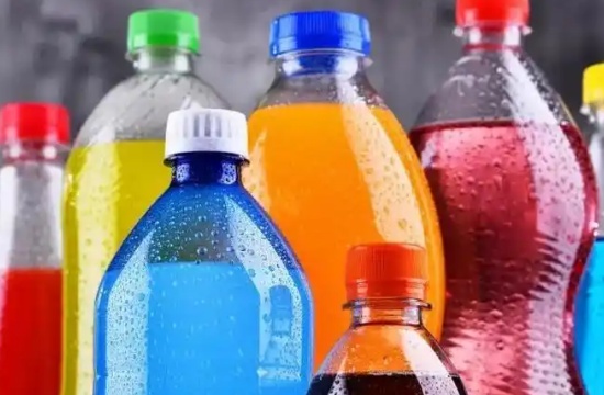 含气饮料灌装机｜精准控压防泄漏，适配多品类含气饮品生产